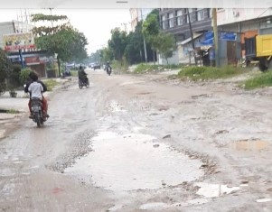 Tokoh Masyarakat Desak Perbaiki Jalan Pemuda Tampan Direalisasikan