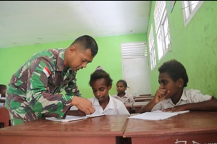 Bantu Mengajar, Implementasi Satgas Yonif MR 411/Pdw�Kostrad Cerdaskan Anak Bangsa