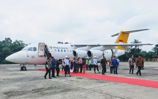 Danlanud Rsn Dampingi Gubernur Sambut Kedatangan Wapres RI
