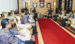 Panglima TNI: TNI Siap Bantu PLN Amankan Pemasangan Listrik di Maluku dan Papua �