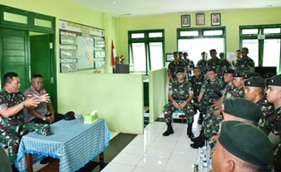 Kasum TNI Tinjau Pos Pengamanan Perbatasan RI-Timor Leste
