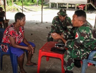 TNI Berikan Pelayanan Kesehatan Gratis Bagi Warga Epem