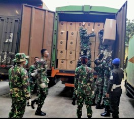 TNI Bantu Distribusikan APD ke Berbagai Daerah
