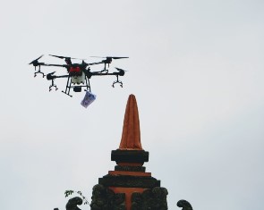 Cegah Covid-19, Lanud RSN Gunakan Drone Semprot Rumah Ibadah