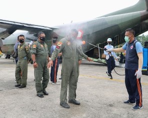Lanud Rsn Distribusikan APD dari Gugus Tugas Covid-19 Pusat