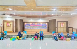 Bersempena HUT TNI AU ke-74, Lanud Rsn Bantu PMI Kucurkan Darah Segar