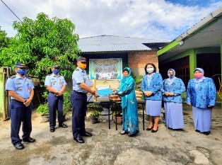 HUT TNI AU Ke-74, Lanud Rsn Berbagi Kasih