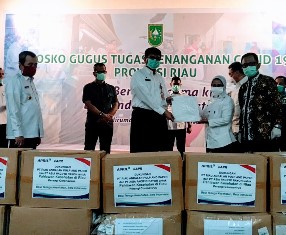 RAPP dan APR Berikan Bantuan APD Percepatan Penanganan Covid-19 di Riau