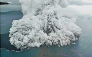 Terdengar Dentuman Saat Anak Krakatau Meletus
