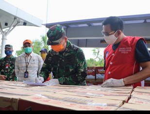 Lanud Rsn Bersama PSMTI Turut Berbagi Ditengah Mewabahnya Covid-19