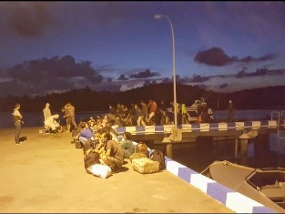 Bakamla Amankan 47 TKI dari Malaysia Lewat Pelabuhan Tikus