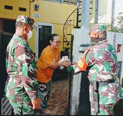 TNI Siapkan Ribuan Nasi Bungkus Bagi Masyarakat