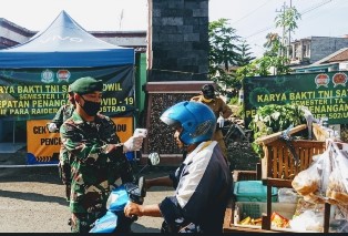 Brigif Para Raider 18 Berikan Bantuan Untuk Masyarakat Cegah Korona Virus