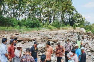 Lahar Gunung Sinabung,  Jalan Kabanjahe dan Kuta Buluh Terputus