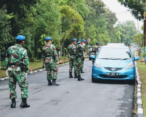 PSBB Diberlakukan, Satpom Lanud Rsn Gelar Razia Masker