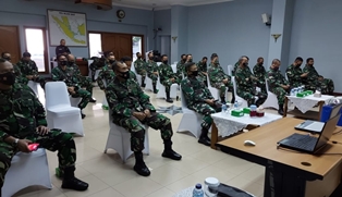 Pangkogabwilhan�I Bersama Para Prajurit Saksikan Upacara�Hari Lahir Pancasila