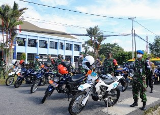 Danlanud Rsn Hadirkan Babinsa AU,AD dan Babinkamtibmas Berikan Ratusan Sembako kepada Warga