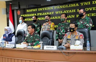 Terkait Covid, Panglima TNI dan Kapolri Pimpin Rapat Bersama Pejabat PemprovJatim