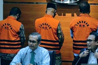 Dugaan Suap Anggaran, KPK Tahan Mantan Pimpinan Dewan Jambi