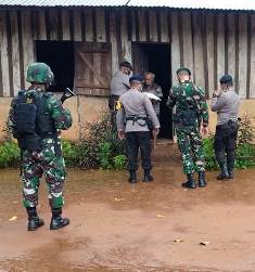 Sinergitas TNI-Polri Laksanakan Bakti Sosial di Tengah Pandemi Covid-19