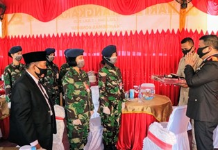 Bersempena Hari� Bhayangkara ke-74 Danlanud Rsn Beri Suprise Kapolda Riau