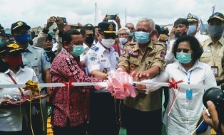 Kapal Pora-Pora Jalur Balige-Onan Runggu Resmi Berlayar