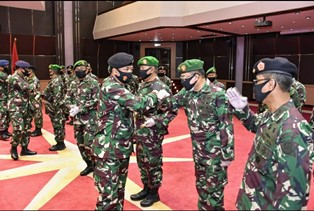 Panglima TNI Naikkan Pangkat�22�Pati