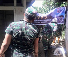 Sambut HUT Alumni Akabri 1995, Koramil 11 Parlilitan Laksanakan Pembuatan Jamban di Sitapung