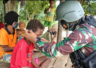 Cegah Covid-19, TNI-Polri Lakukan Patroli di Mappi Ciptakan Rasa Aman