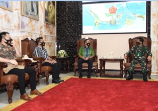 Panglima TNI Terima Kunjungan Ketua Umum KOBI