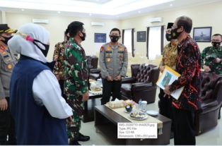 Panglima TNI dan Kapolri Pimpin Rapat Bersama Gugus Tugas Covid-19 Madiun