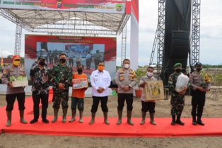 Danlanud Rsn Tebar Benih Ikan Dalam Gerakan Jaga Kampung Polda Riau