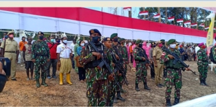 Sambut HUT RI ke-75, TNI-Polri Bentangkan Bendera Merah Putih Sepanjang 75 Meter di Bamgi