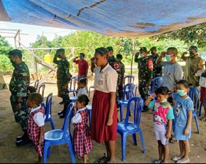Satgas�Pamtas�Yonif 125�Peringati HUT RI ke-75 Bersama Aparat Warga Perbatasan