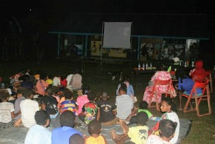 Dansatgas Yonif 413 Kostrad Gelar Layar Tancap di Kampung Kibay