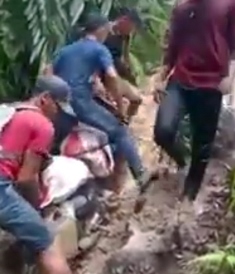 Jalan Setapak dan Lumpur, Dusun Bungus-Banton-Tangkorabi Parlilitan 