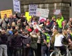 Demo Ricuh Tolak Lockdown di Melbourne Australia