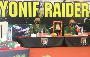 Panglima TNI Tatap Muka Dengan Prajurit Yonif Raider 700/WYC