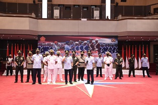 Panglima TNI Wisuda 923 Prajurit dan Bhayangkara Taruna