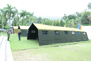 Prajurit TNI Dirikan Tenda Pengungsian dan Pelayanan Kesehatan Untuk Korban Gempa Mamuju