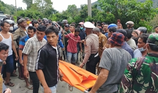 Ditengarai Lepas Kendali, Mobil Terjun Bebas ke Jurang dan Supir Tewas Mengenaskan