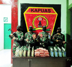 Satgas Yonif 642 Kembali Gagalkan Penyelundupan Miras dan Sosis Ilegal