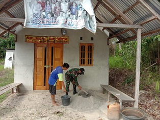 Satgas Pamtas Yonif 642 Bantu Perbaiki Gereja Desa Sei Tekam Kabupaten Sanggau