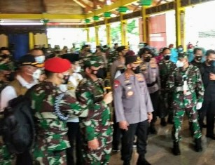 Panglima TNI Tinjau Serbuan Vaksinasi Covid-19 di Kabupaten Bangkalan