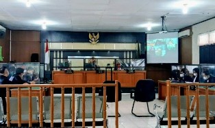 Sidang Perdana, Mantan Plt. Kadis PUPR Pelalawan Didakwa Rusak dan Hancurkan Proyek Turap?
