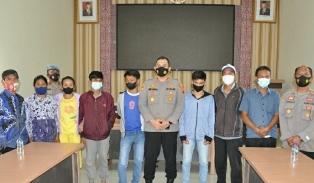 Viral di Medsos, Polres Humbahas Mediasi Pelajar SMU Berseragam Pramuka yang Berkelahi