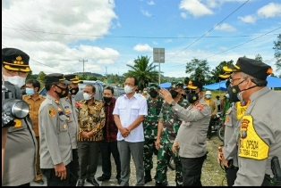 Kapolda Tinjau Sejumlah TPS Saat Digelar Pilkades Serentak di Humbahas