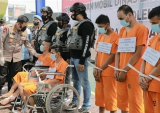 Delapan Pembakar Mobdin Lapas II Pekanbaru Diringkus Jatanras Polda Riau