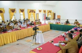 Bupati Dosmar Pimpin Rapat Sambut Presiden Kunker ke Desa Simangulampe