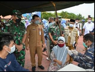 Kogabwilhan I Serbuan Vaksinasi dan Bakti Sosial di Kota Dumai Riau